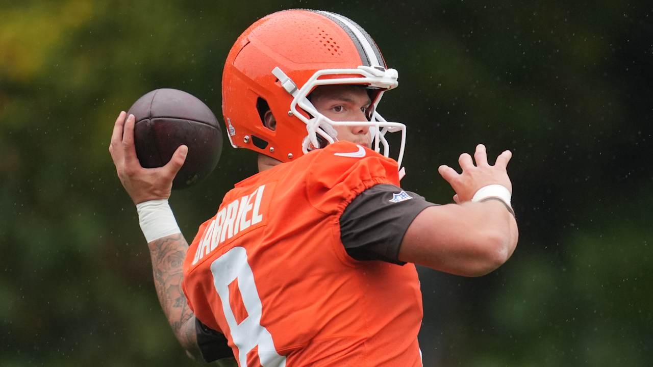 Browns QB room dynamics shift as Dillon Gabriel's start impacts Flacco and Sanders' futures