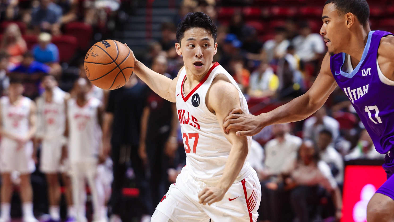 Bulls ink Yuki Kawamura to a Two-Way deal, boosting their roster depth!