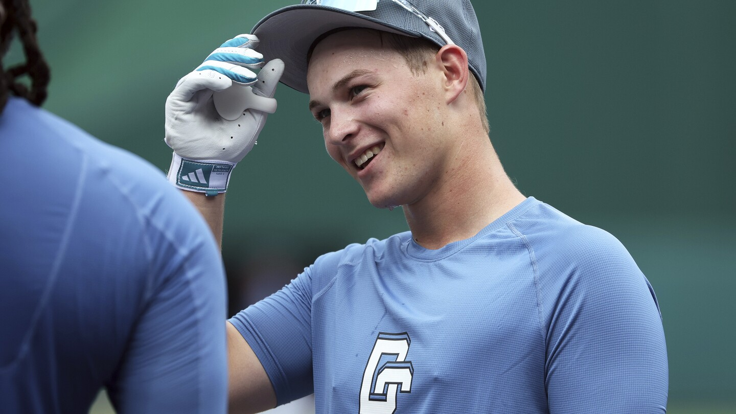 Eli Willits, 17, the top MLB Draft pick, officially signs with the Nationals. Exciting future ahead!