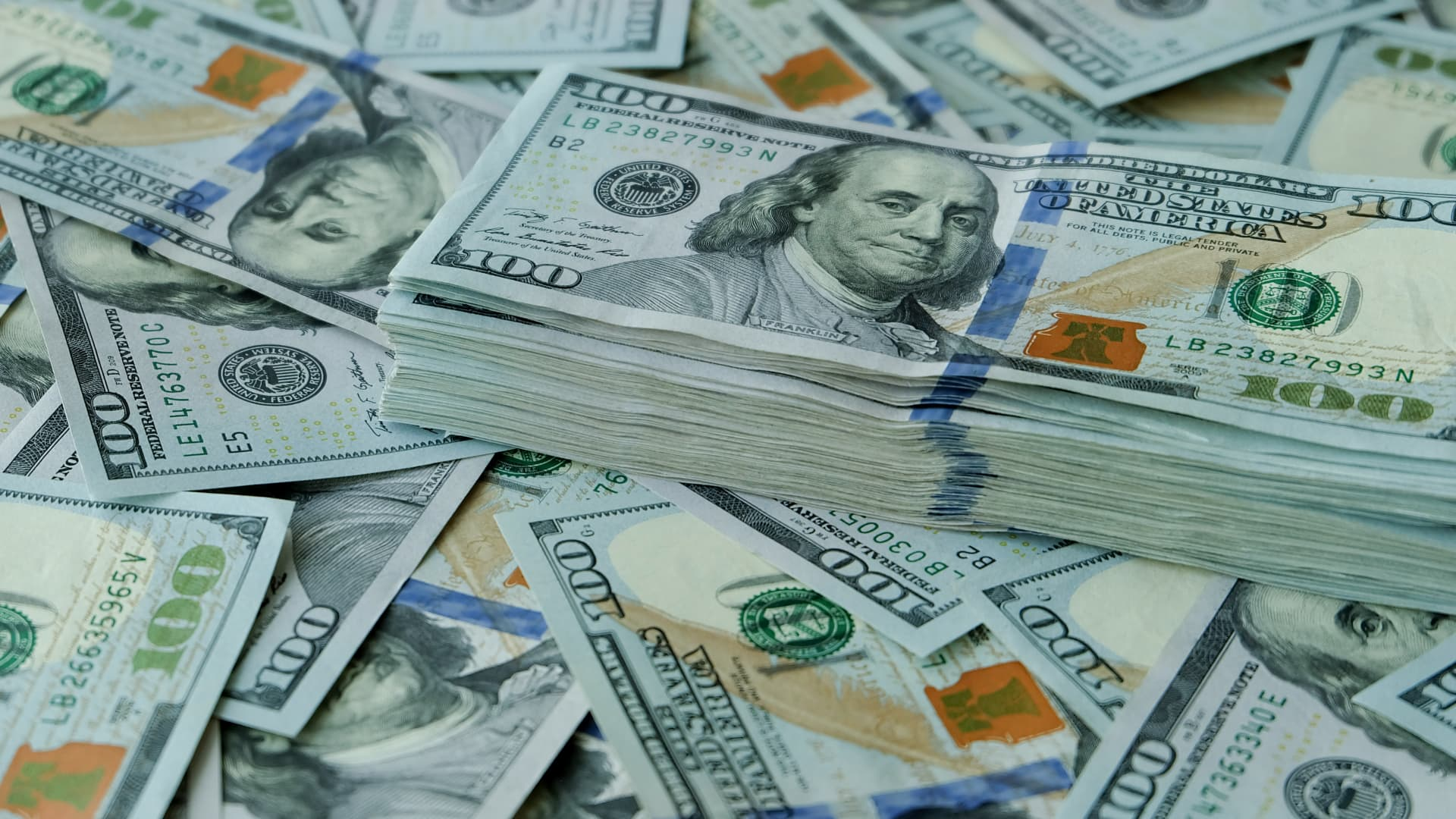 Explore top investment options as cash yields decline with Fed rate cuts