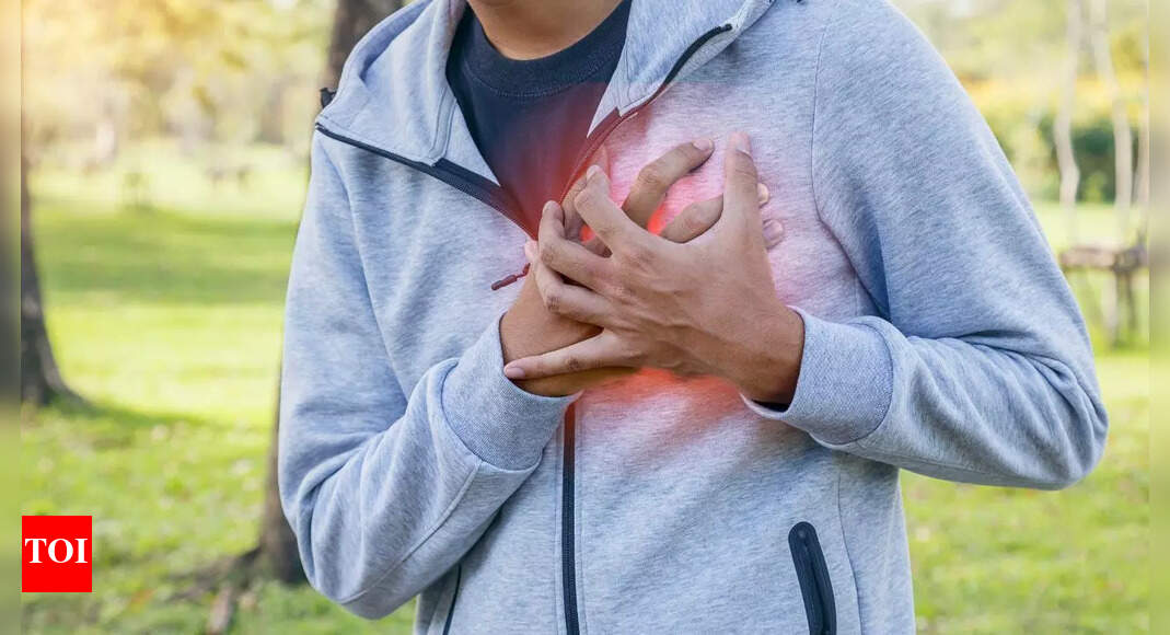 Stay alert for these heart warning signs in your 40s, 50s, and 60s! Your health matters