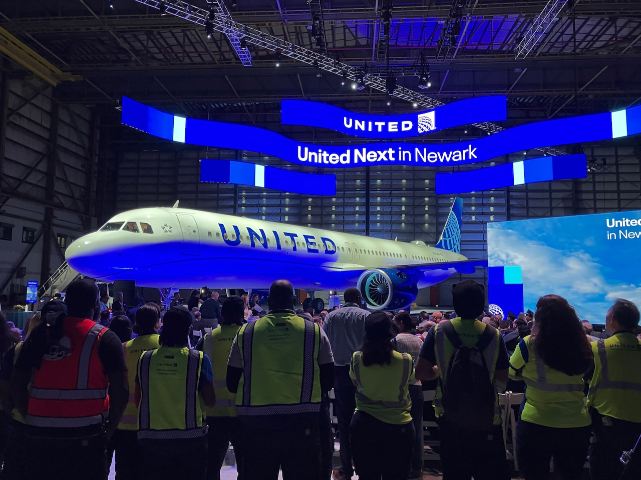 United Airlines announces significant hiring spree at Newark Airport to boost operations