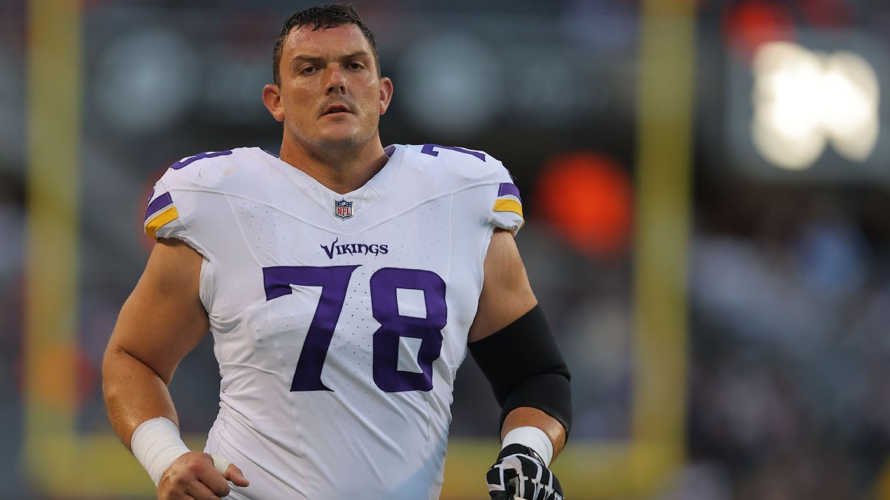 Vikings' Kelly placed on IR after suffering second concussion of 2025 season